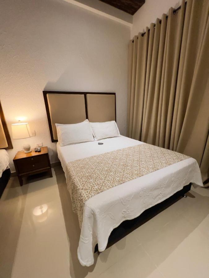 Hotel Dorado Plaza Centro Historico Картахена Экстерьер фото