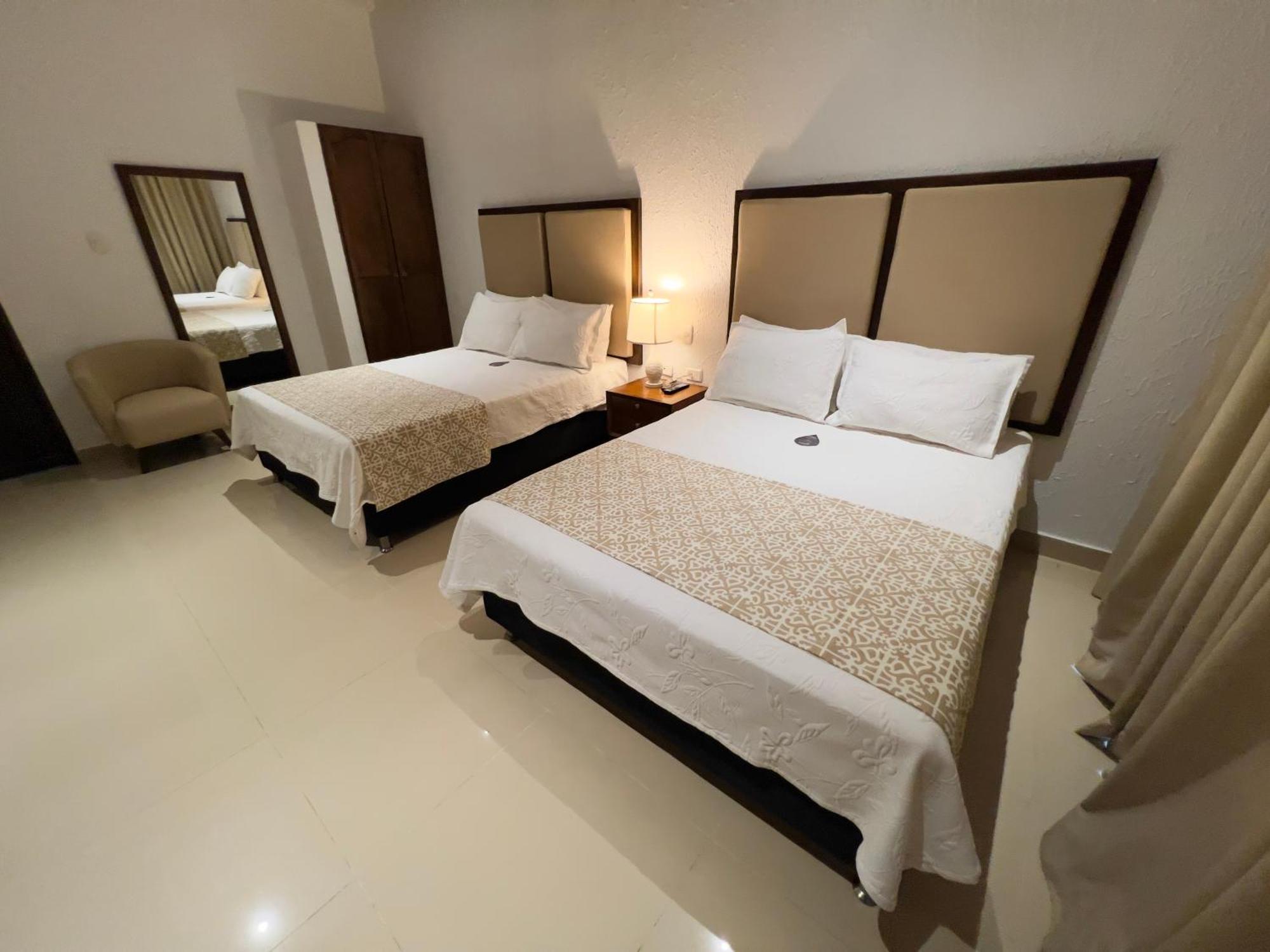 Hotel Dorado Plaza Centro Historico Картахена Экстерьер фото